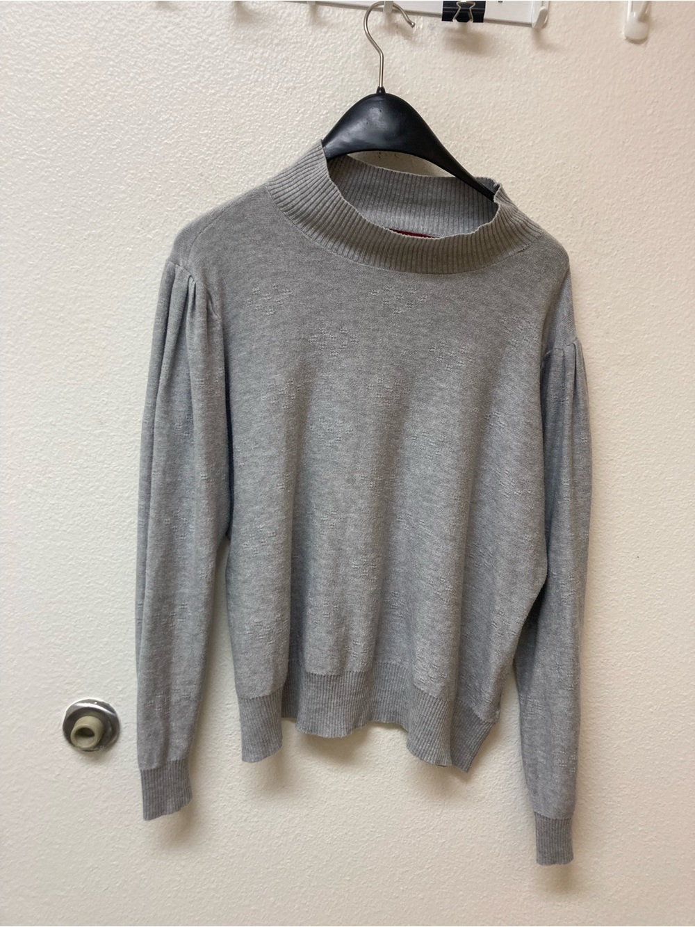 LOVE SCARLETT Gray Patterned Mock Turtle Pullover (XL)